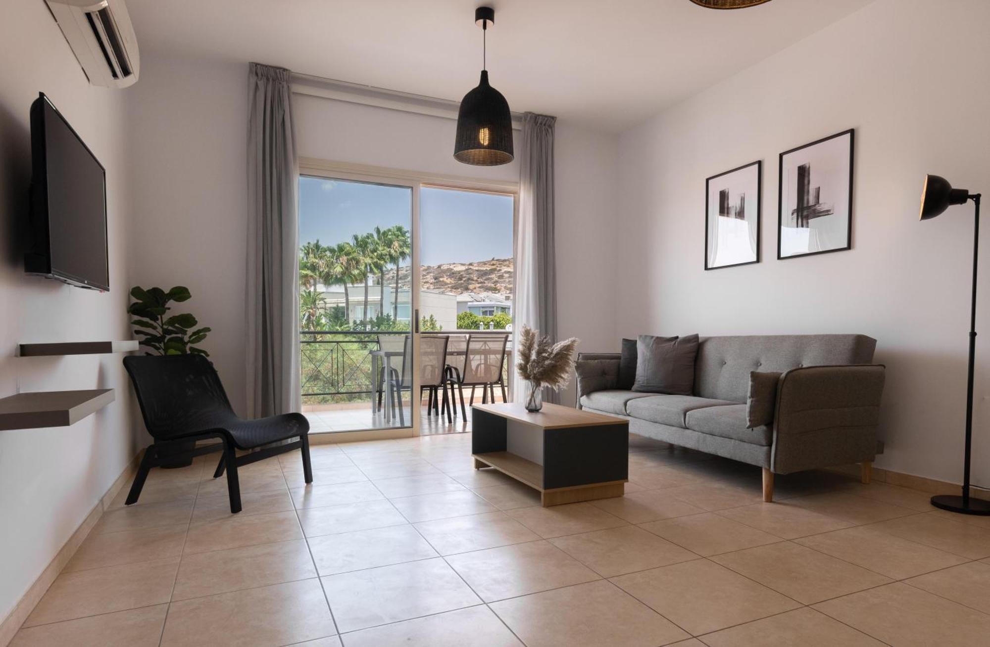 Phaedrus Living Pyrgos Seaside Flat Apartment